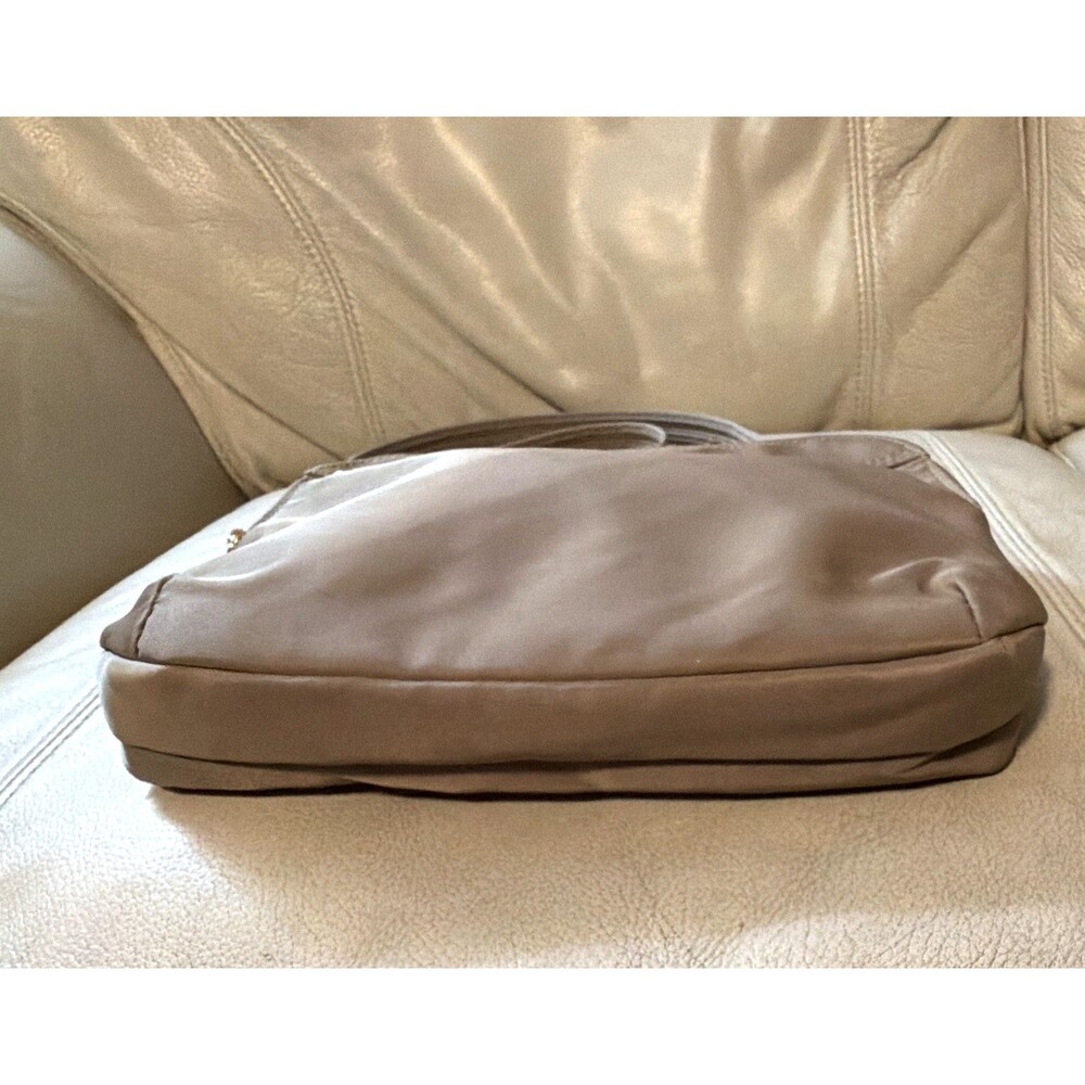 Travelon  Anti-Theft Tailored East/West Organizer Crossbody Bag  RFID Taupe - Picture 4 of 16